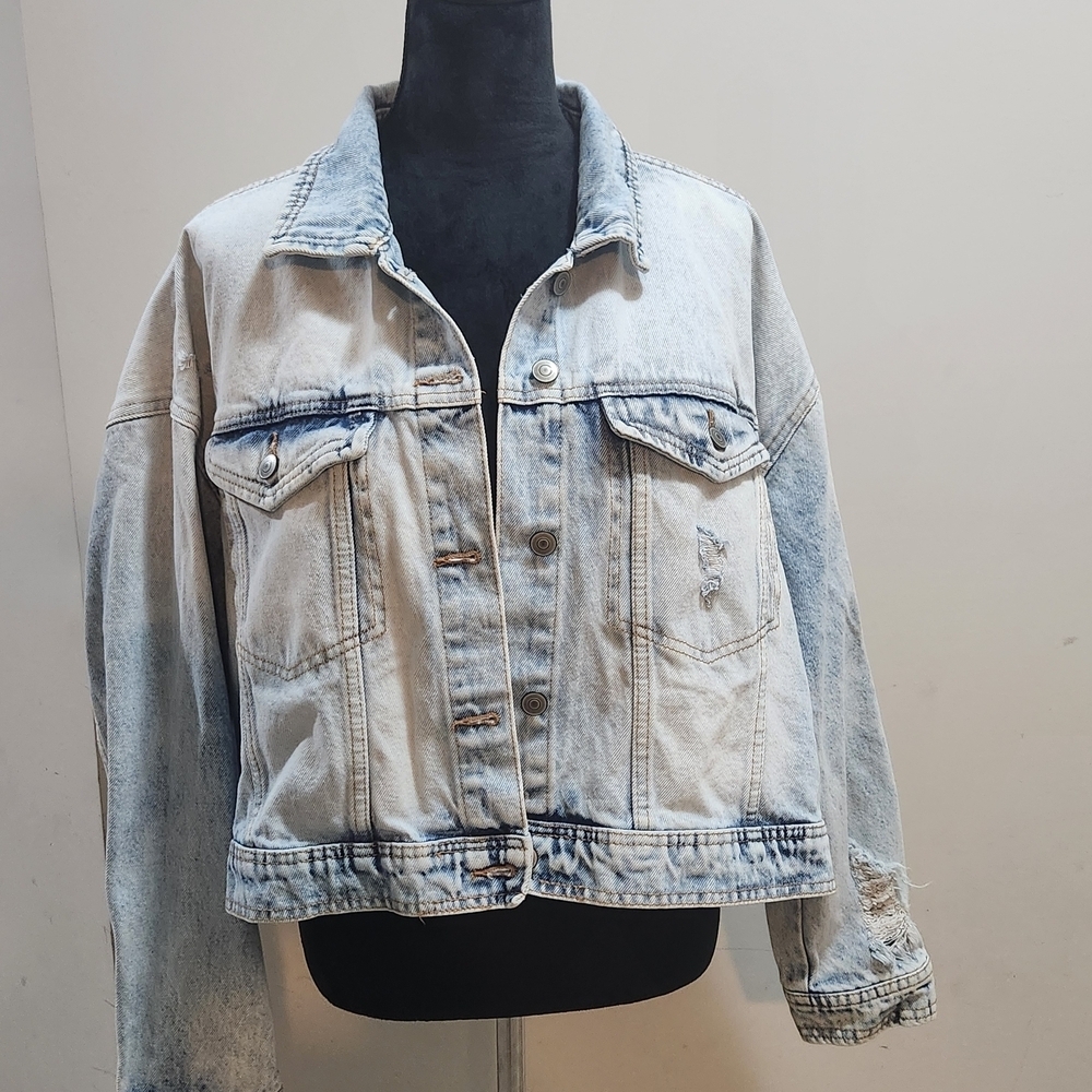 Celebrity Light Wash Jean Jacket